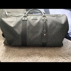 Micheal kors unisex duffle bag with travel bag